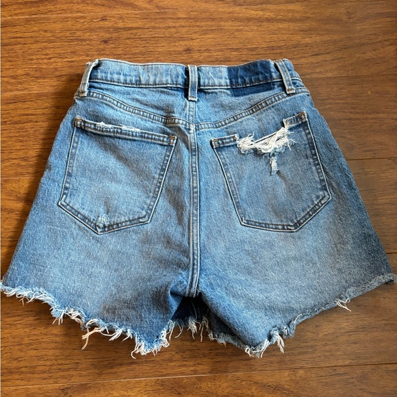 Abercrombie Curve Love High Rise 4” Shorts - Picture 2 of 3